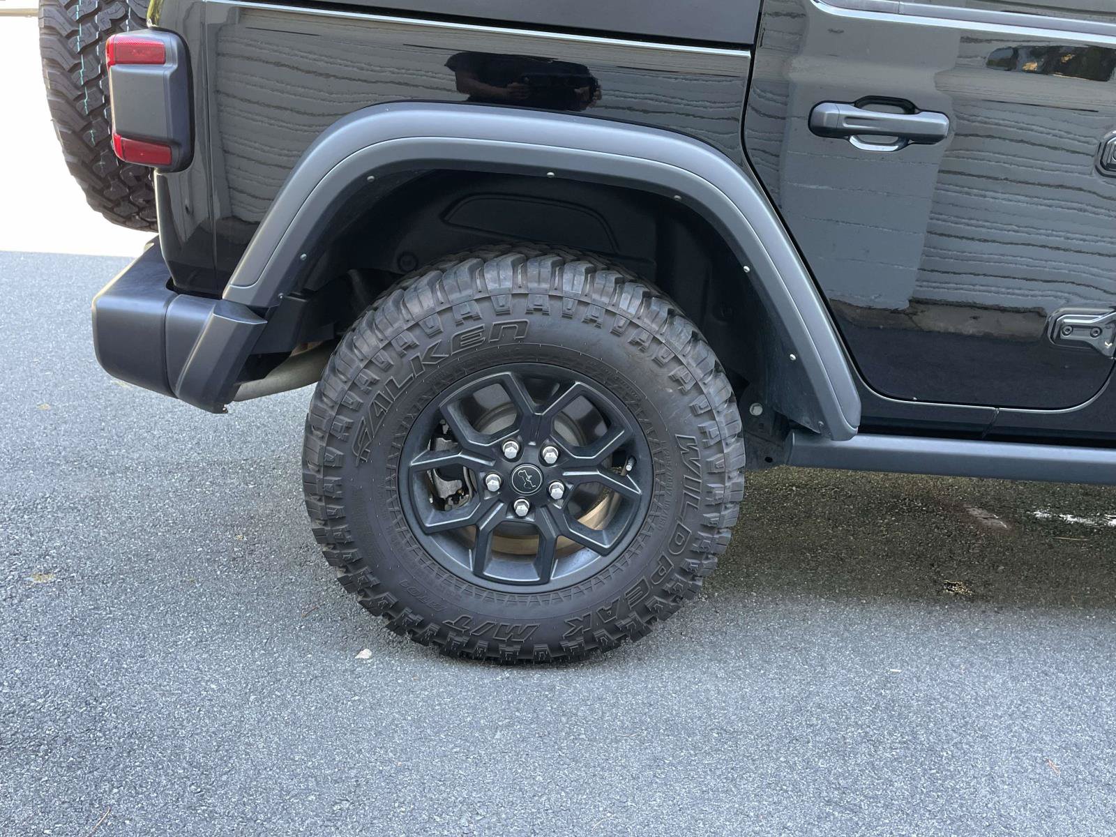 Used 2025 Jeep Wrangler Unlimited Sport AWD/4WD image 7
