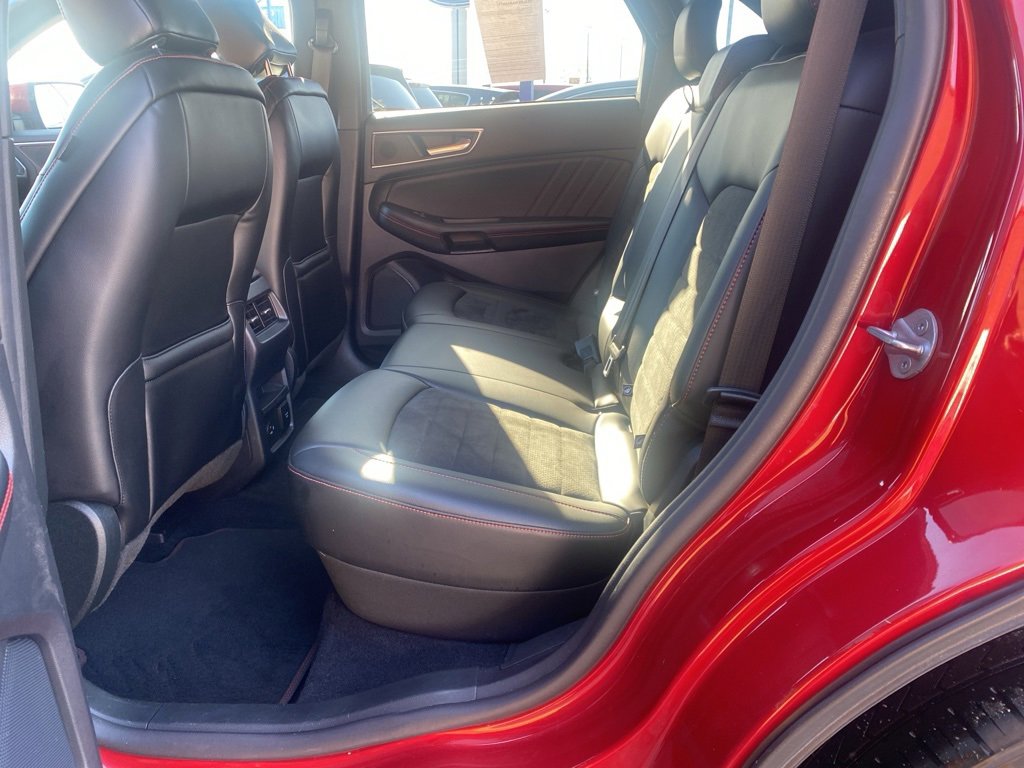 Used 2022 Ford Edge ST-Line image 11