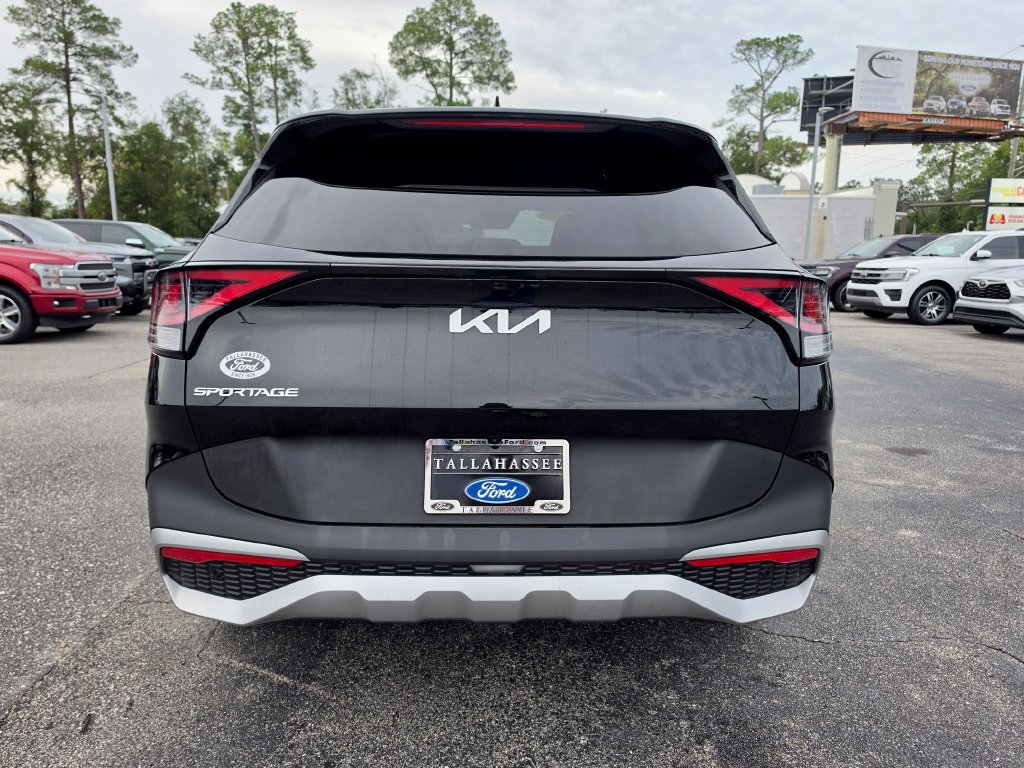 Used 2024 Kia Sportage EX FWD image 3