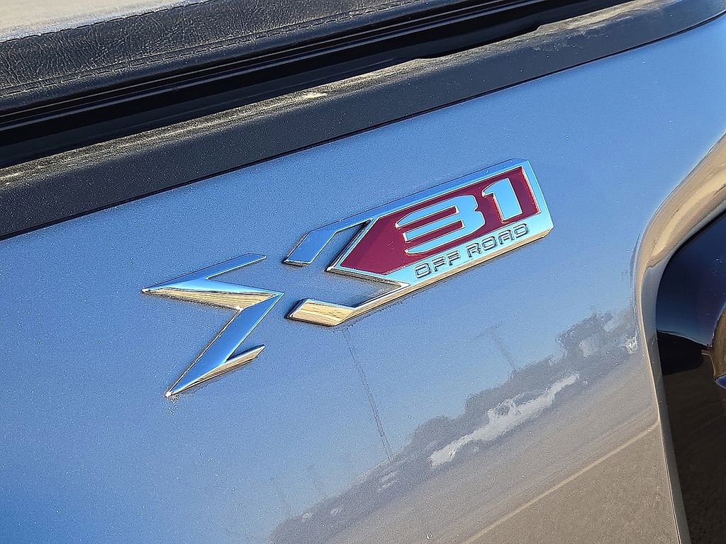 Used 2025 GMC Sierra 2500 SLT w/ SLT Premium Package image 14