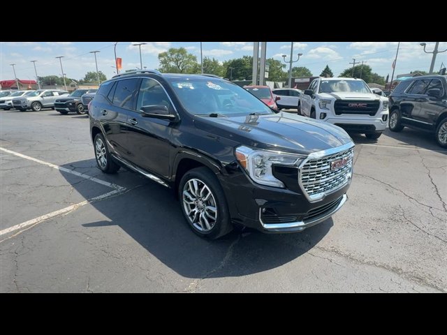 Used 2022 GMC Terrain Denali AWD/4WD image 2