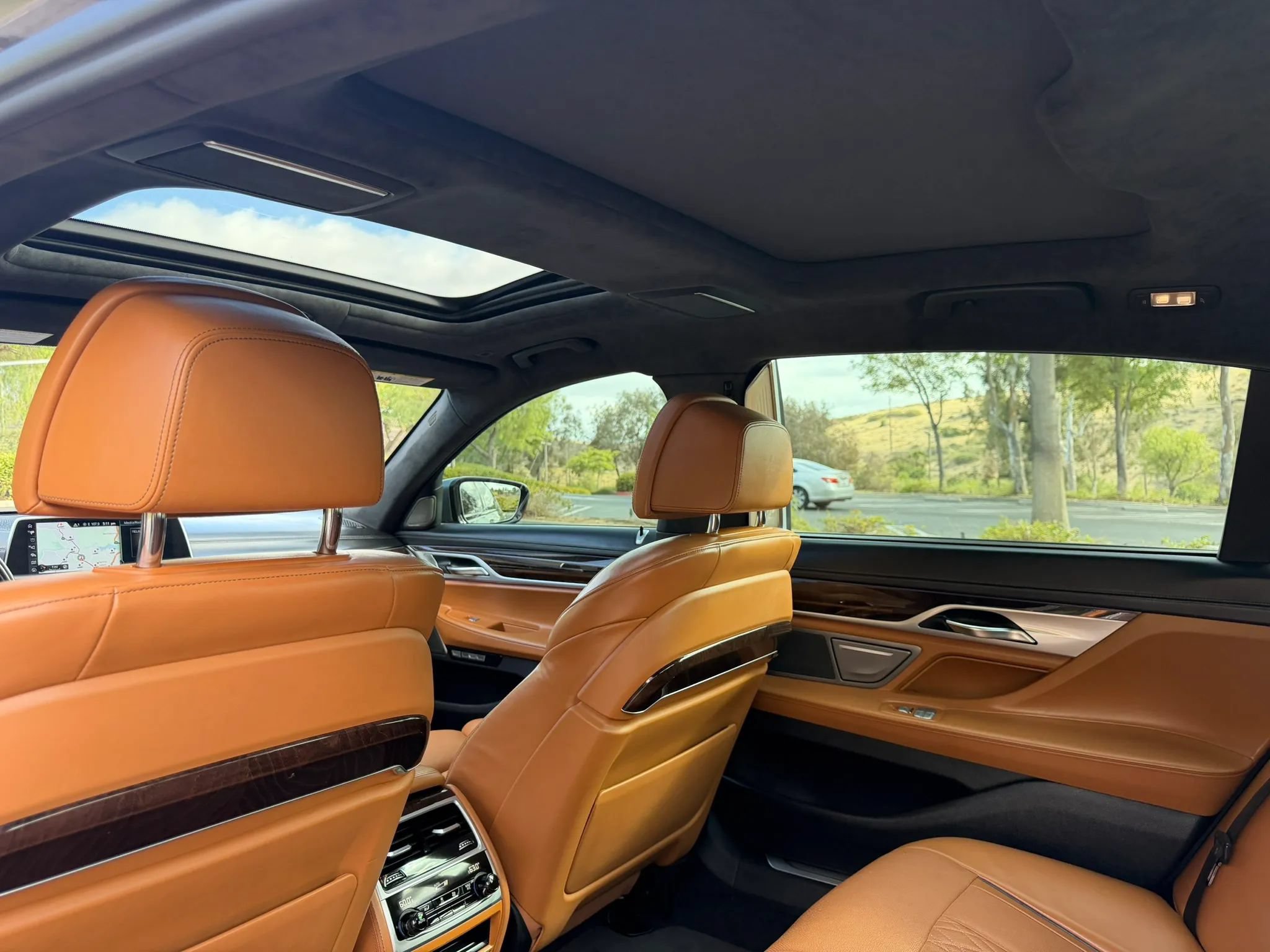 Used 2017 BMW 750i RWD image 20