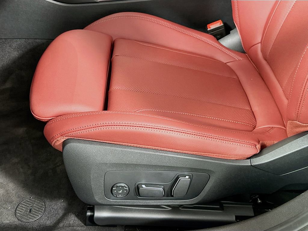 New 2026 BMW 330i Sedan w/ Premium Package image 21