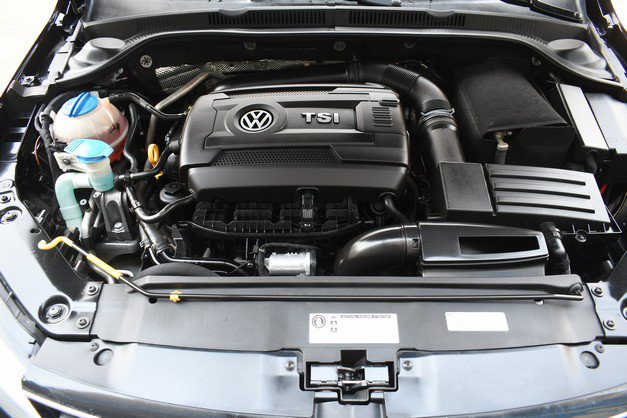 Used 2015 Volkswagen Jetta SE FWD image 30