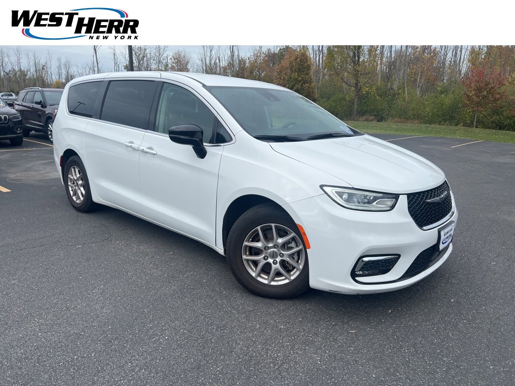 Used 2024 Chrysler Pacifica Touring-L