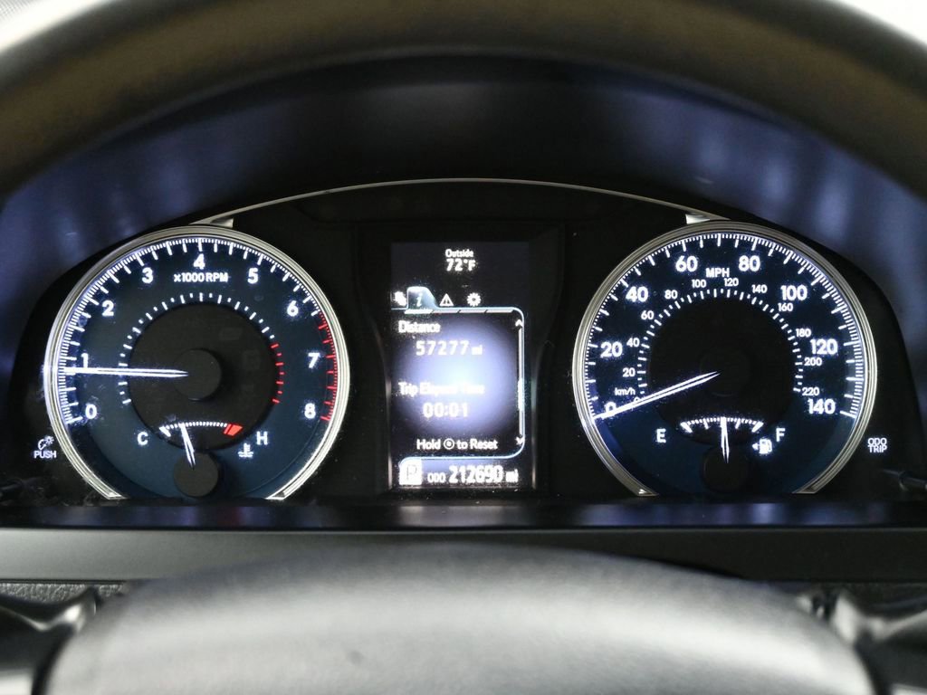 Used 2016 Toyota Camry LE image 7