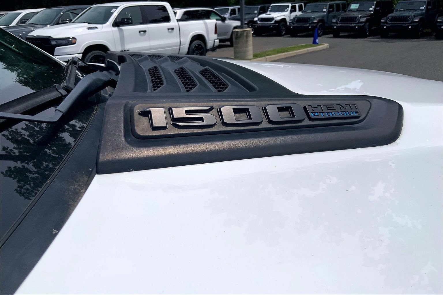 Used 2024 RAM 1500 Laramie AWD/4WD image 25