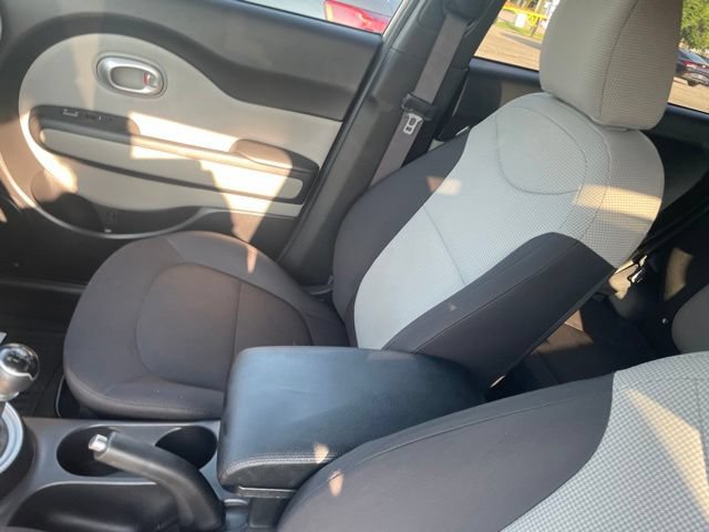 Used 2015 Kia Soul FWD image 33