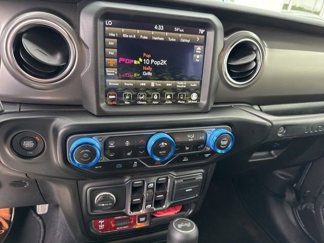 Used 2021 Jeep Wrangler Unlimited Rubicon 4xe w/ Cold Weather Group AWD/4WD image 12