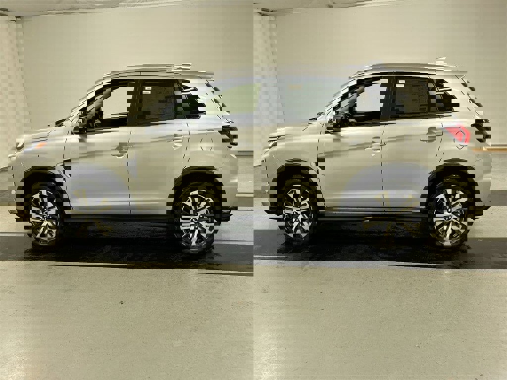 New 2025 Mitsubishi Outlander Sport SE image 5