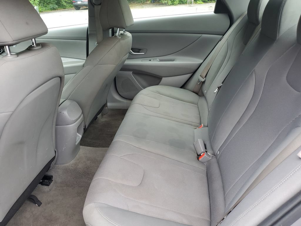 Used 2025 Hyundai Elantra SE FWD image 7