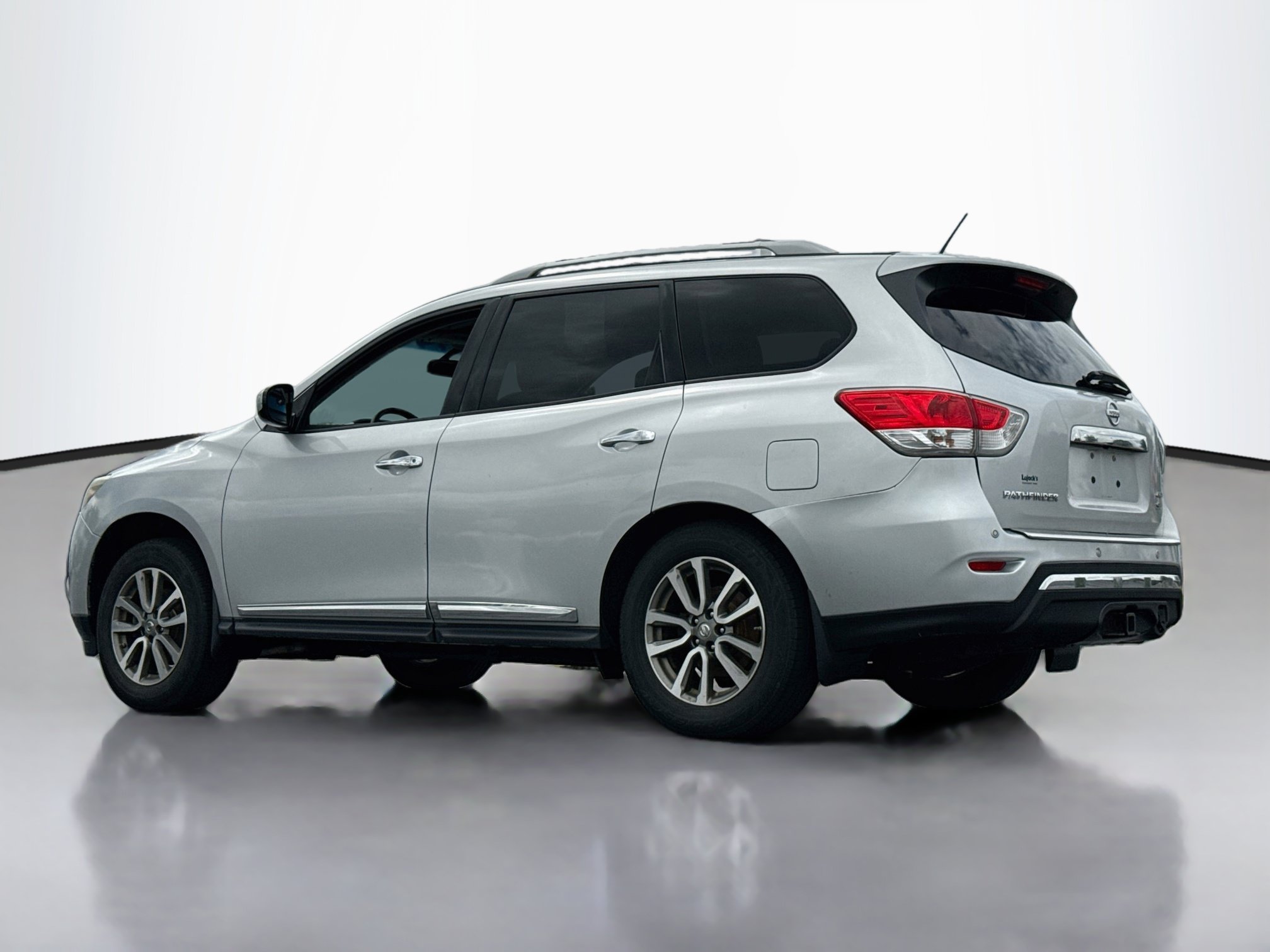 Used 2013 Nissan Pathfinder SL w/ SL Premium Pkg AWD/4WD image 5