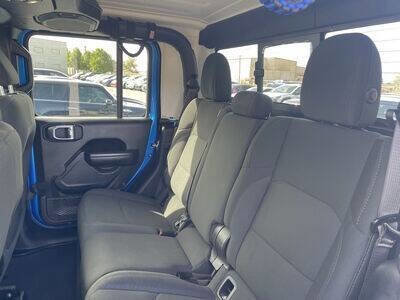 Used 2021 Jeep Gladiator Sport image 12