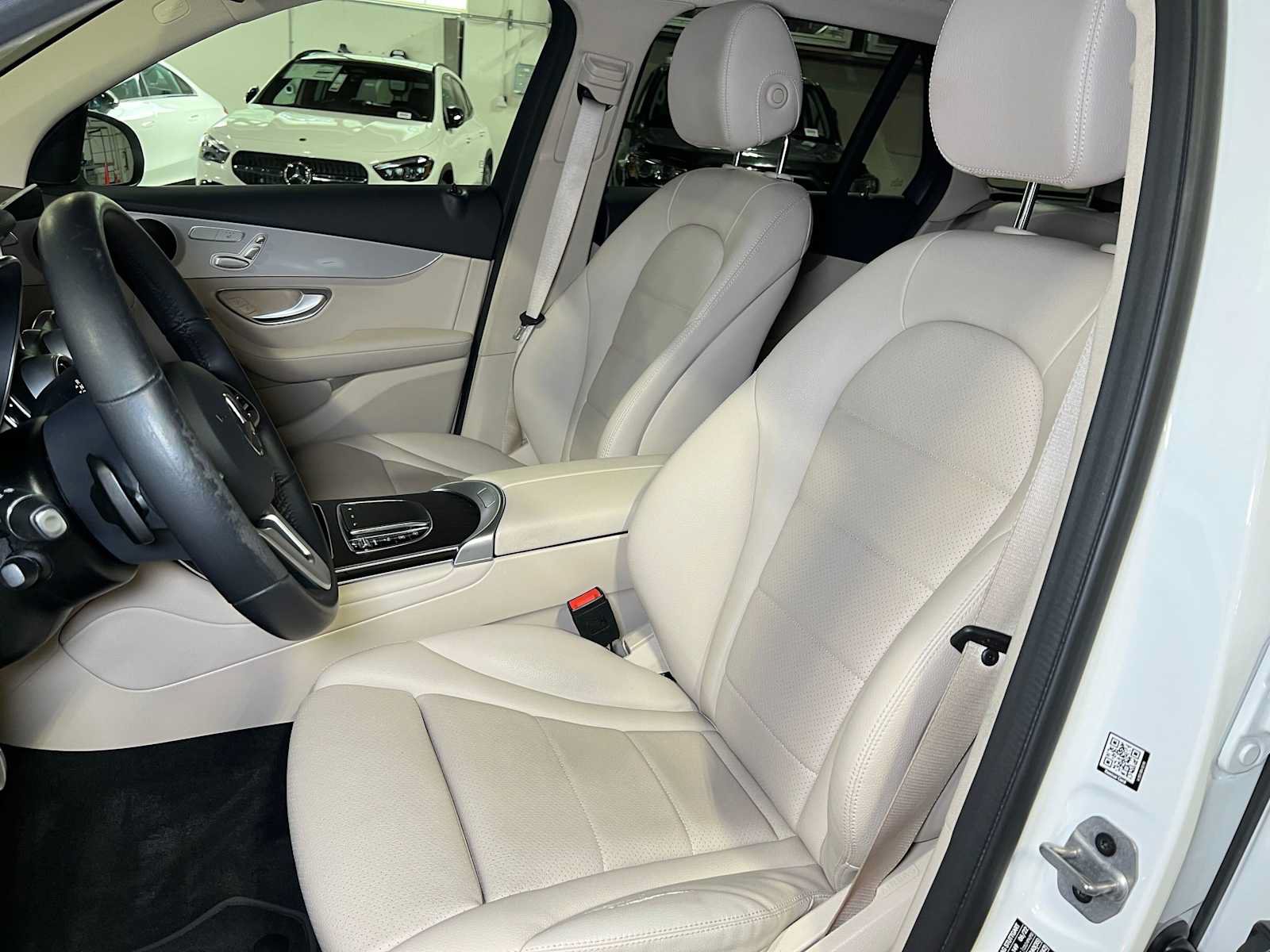 Used 2022 Mercedes-Benz GLC 300 4MATIC image 24