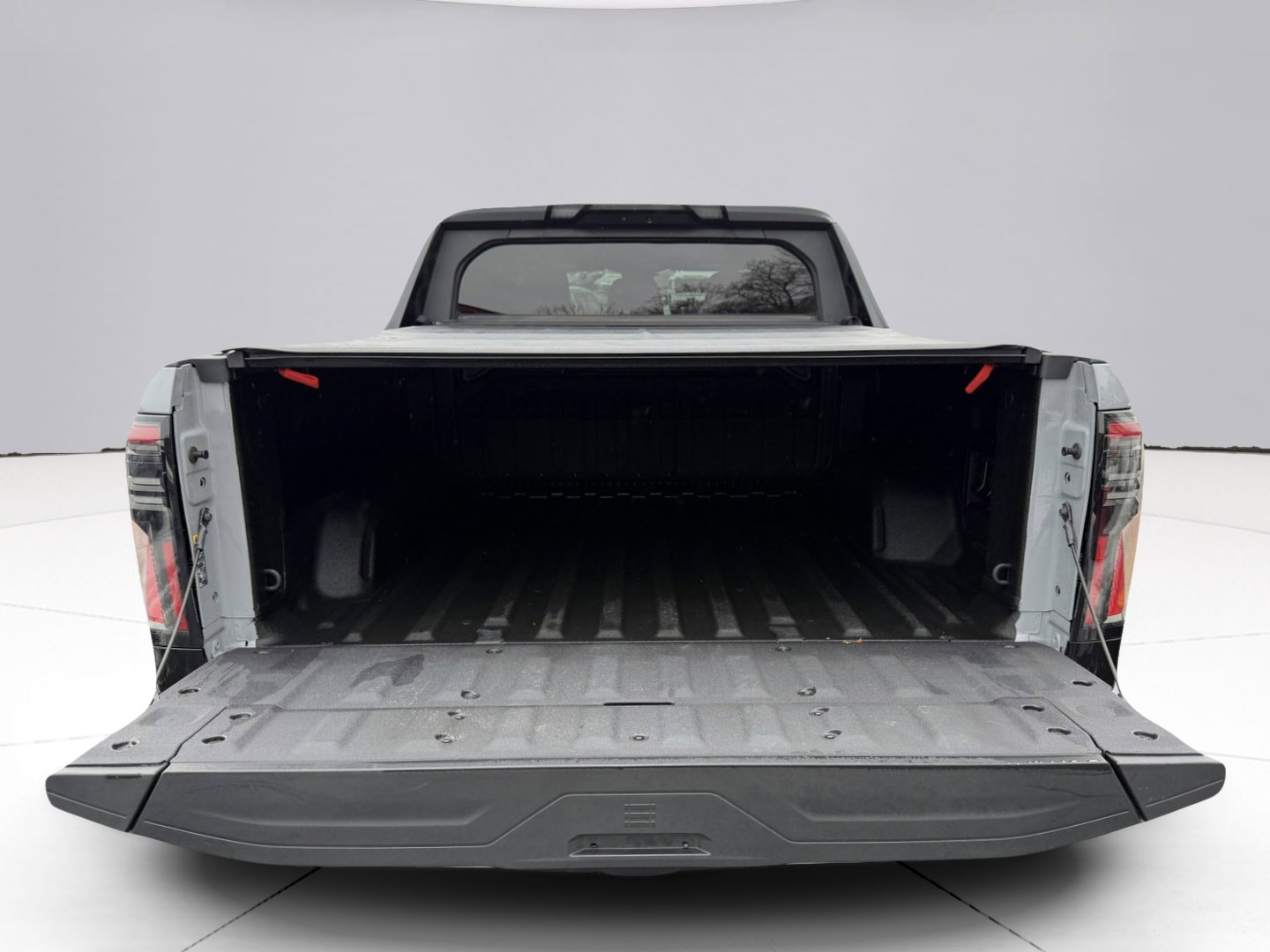 Used 2024 GMC Sierra EV Denali image 17