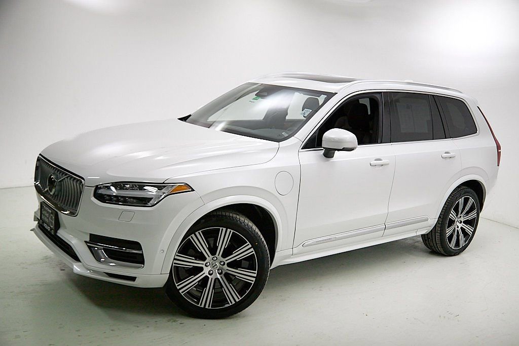 Certified 2024 Volvo XC90 T8 Plus w/ Protection Package Premier image 3