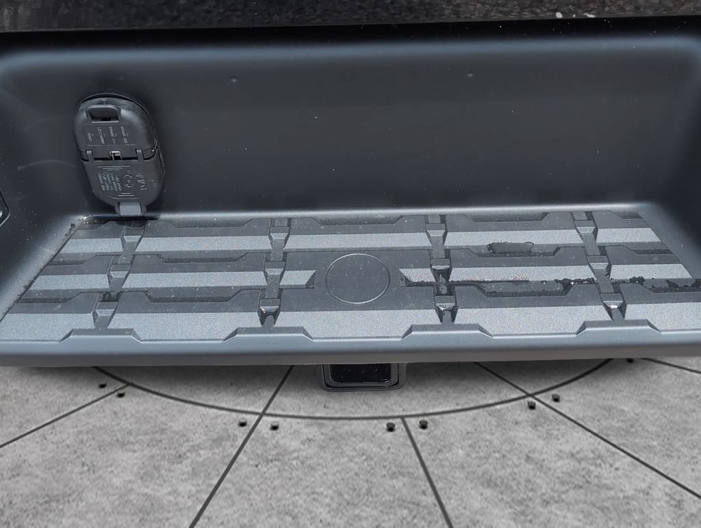 New 2026 Nissan Frontier SV w/ SV Convenience Package RWD image 8