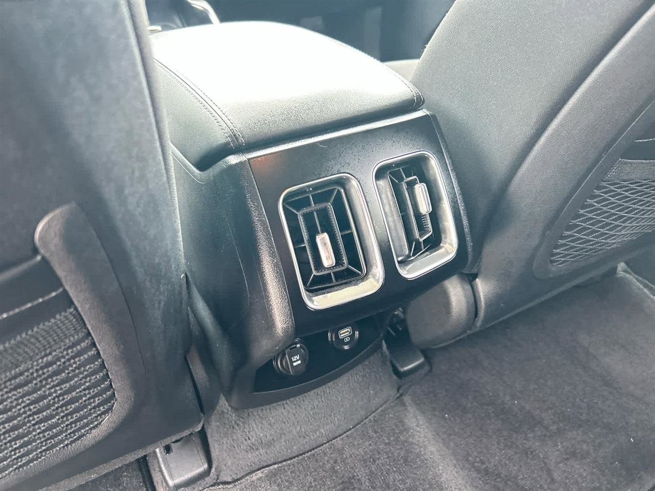 Used 2023 Kia Sorento LX FWD image 26