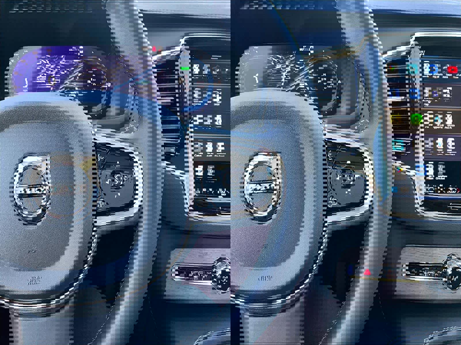 Used 2024 Volvo XC90 T8 Ultimate w/ Protection Package Premier AWD/4WD image 21