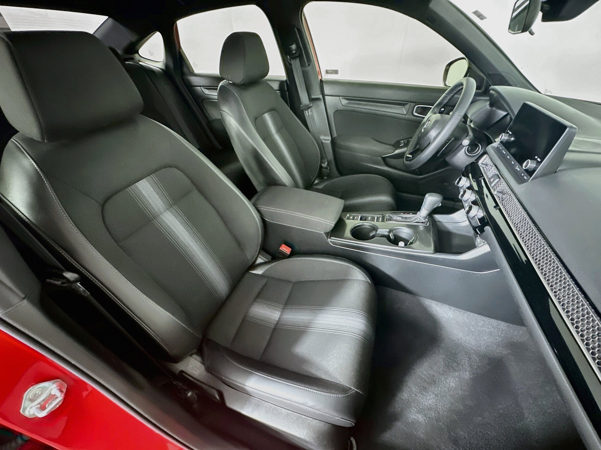 Used 2025 Honda Civic Sport image 29