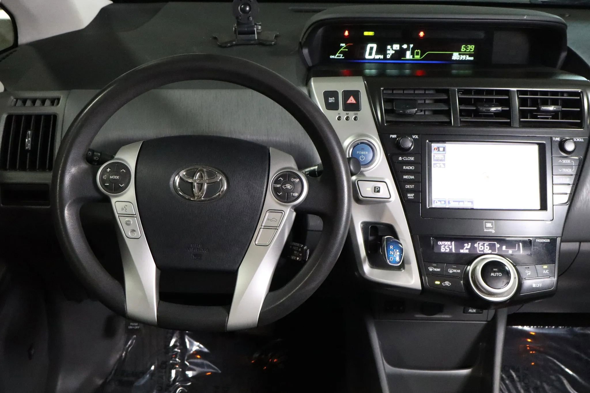 Used 2012 Toyota Prius V Five image 16