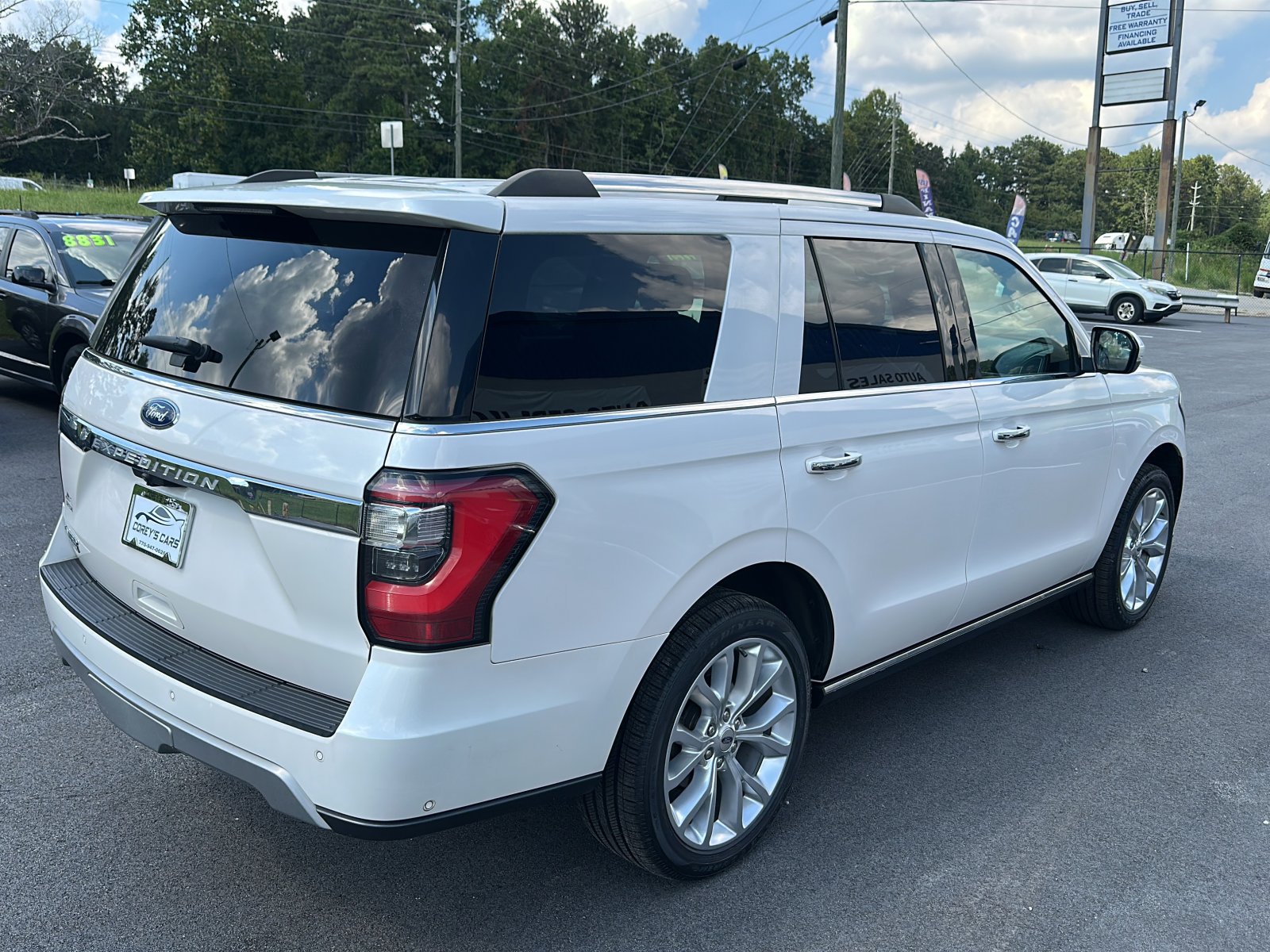 Used 2019 Ford Expedition Limited w/ Equipment Group 302A AWD/4WD image 5