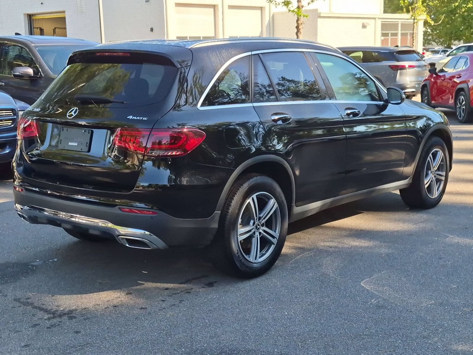Used 2022 Mercedes-Benz GLC 300 4MATIC image 3