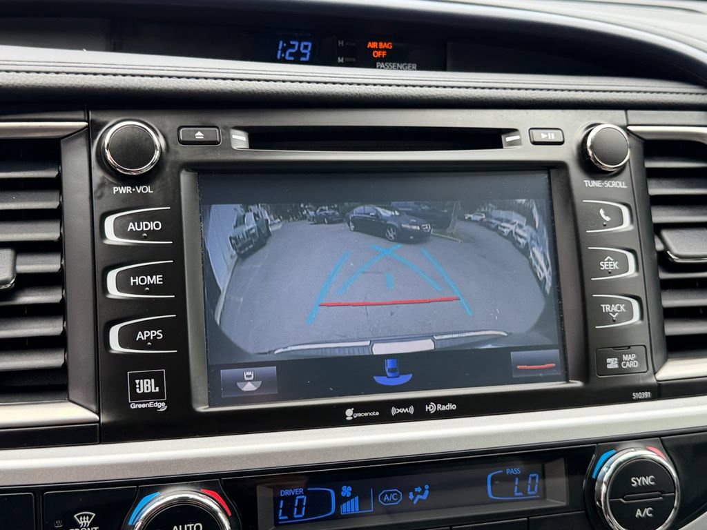 Used 2019 Toyota Highlander Limited Platinum AWD/4WD image 22