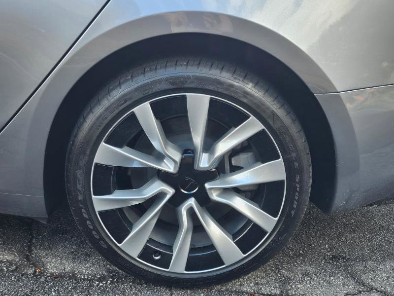 Used 2025 Tesla Model 3 Long Range image 23
