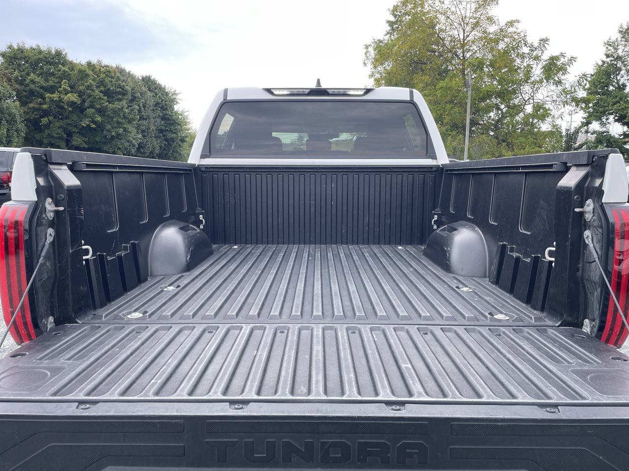 Used 2023 Toyota Tundra SR5 w/ SR5 Convenience Package AWD/4WD image 21