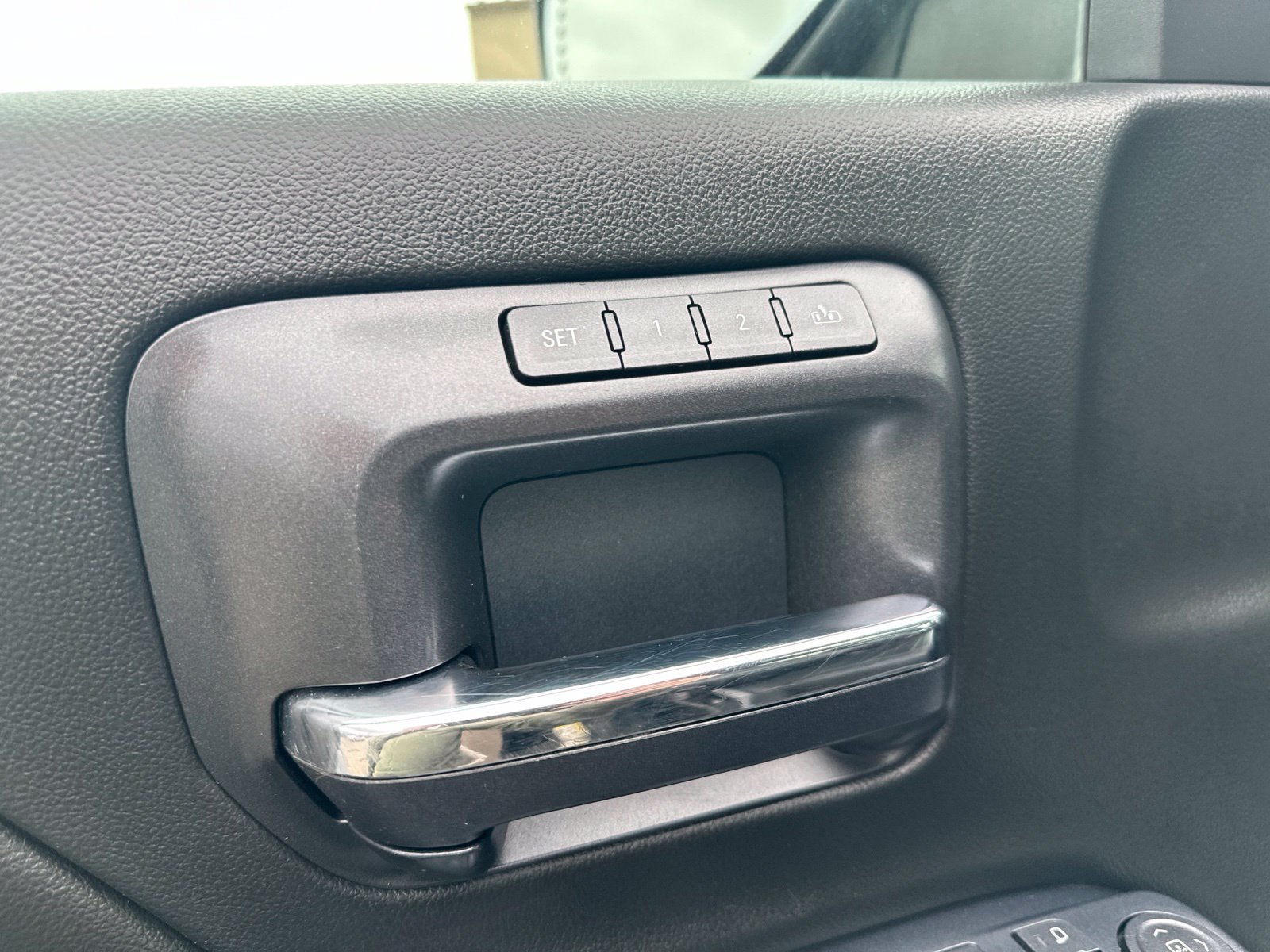 Used 2015 GMC Sierra 1500 Denali AWD/4WD image 21
