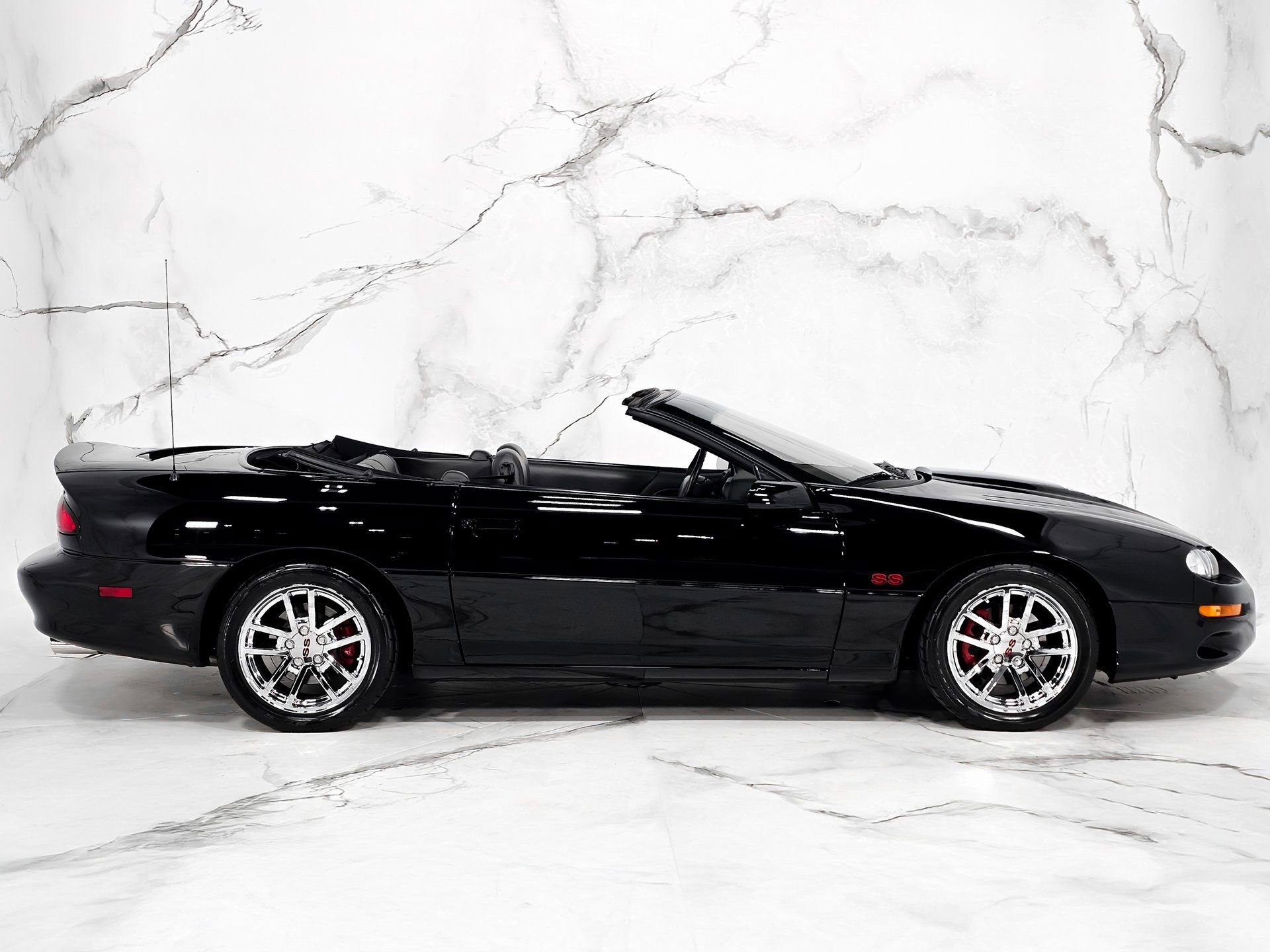 Used 2002 Chevrolet Camaro Z28 w/ SS Performance/Appearance Pkg image 13