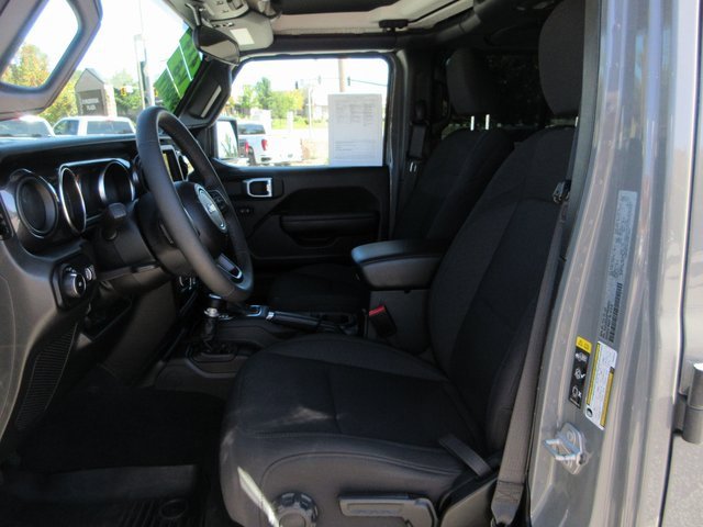 Used 2023 Jeep Wrangler Sport image 13