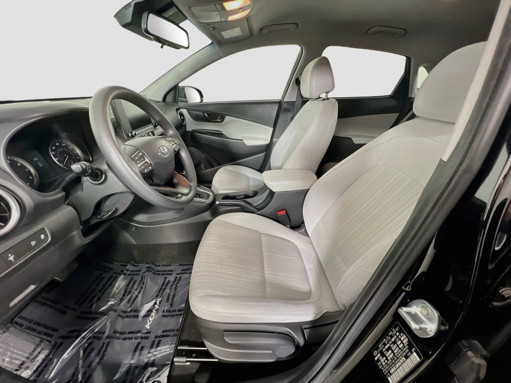 Certified 2022 Hyundai Kona SEL AWD/4WD image 18