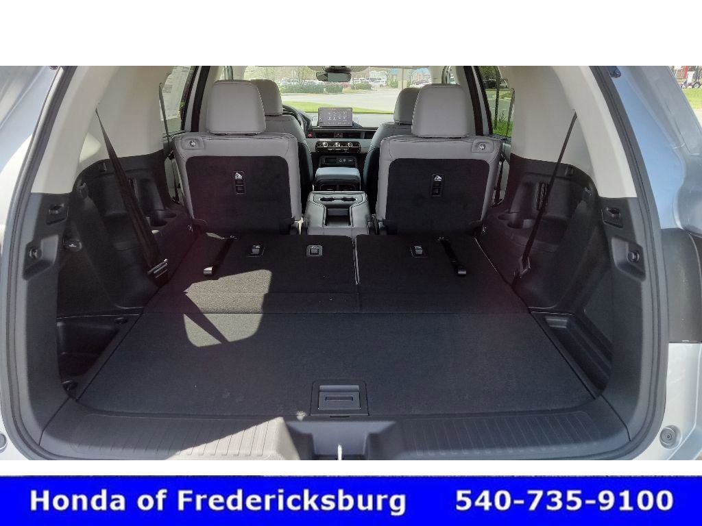 Certified 2025 Honda Pilot Touring image 39