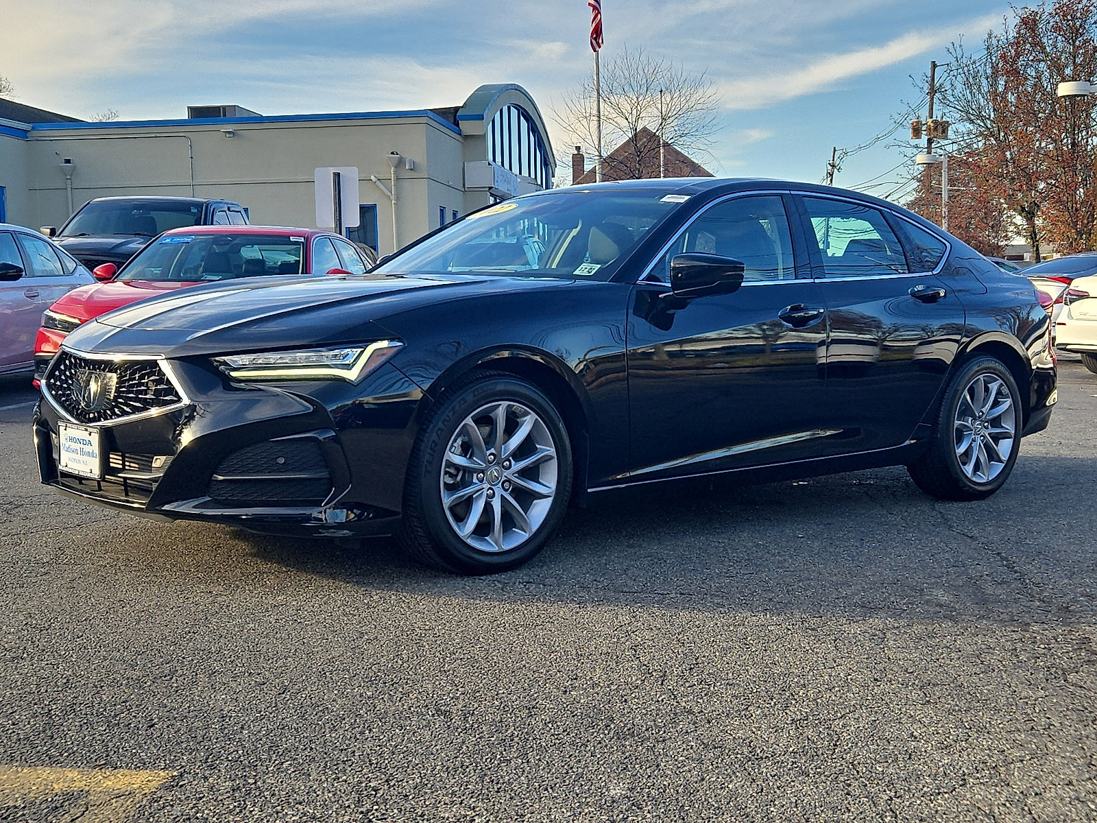 Used 2022 Acura TLX image 3