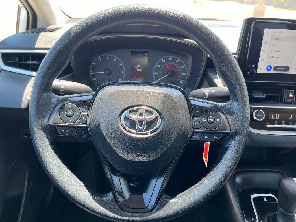 Used 2025 Toyota Corolla LE image 27