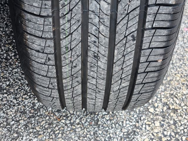 Used 2025 Chevrolet Trax LT w/ LT Convenience Package image 11