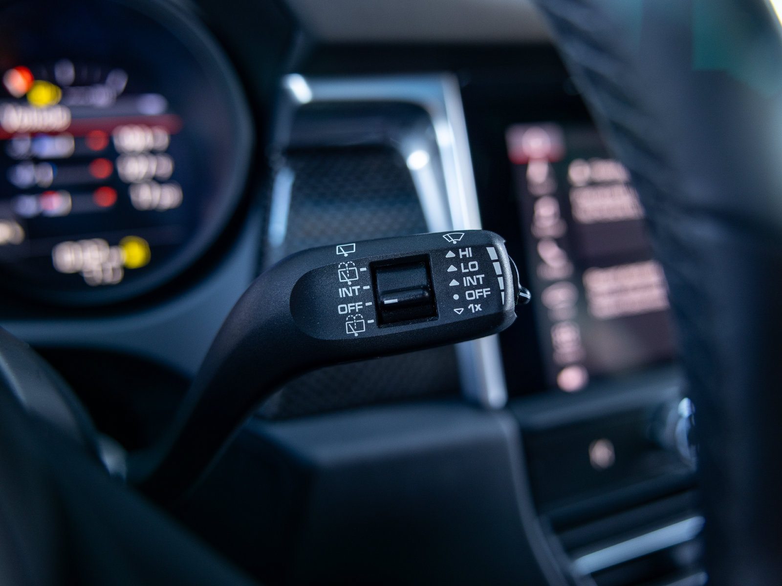 Certified 2023 Porsche Macan S AWD/4WD image 35