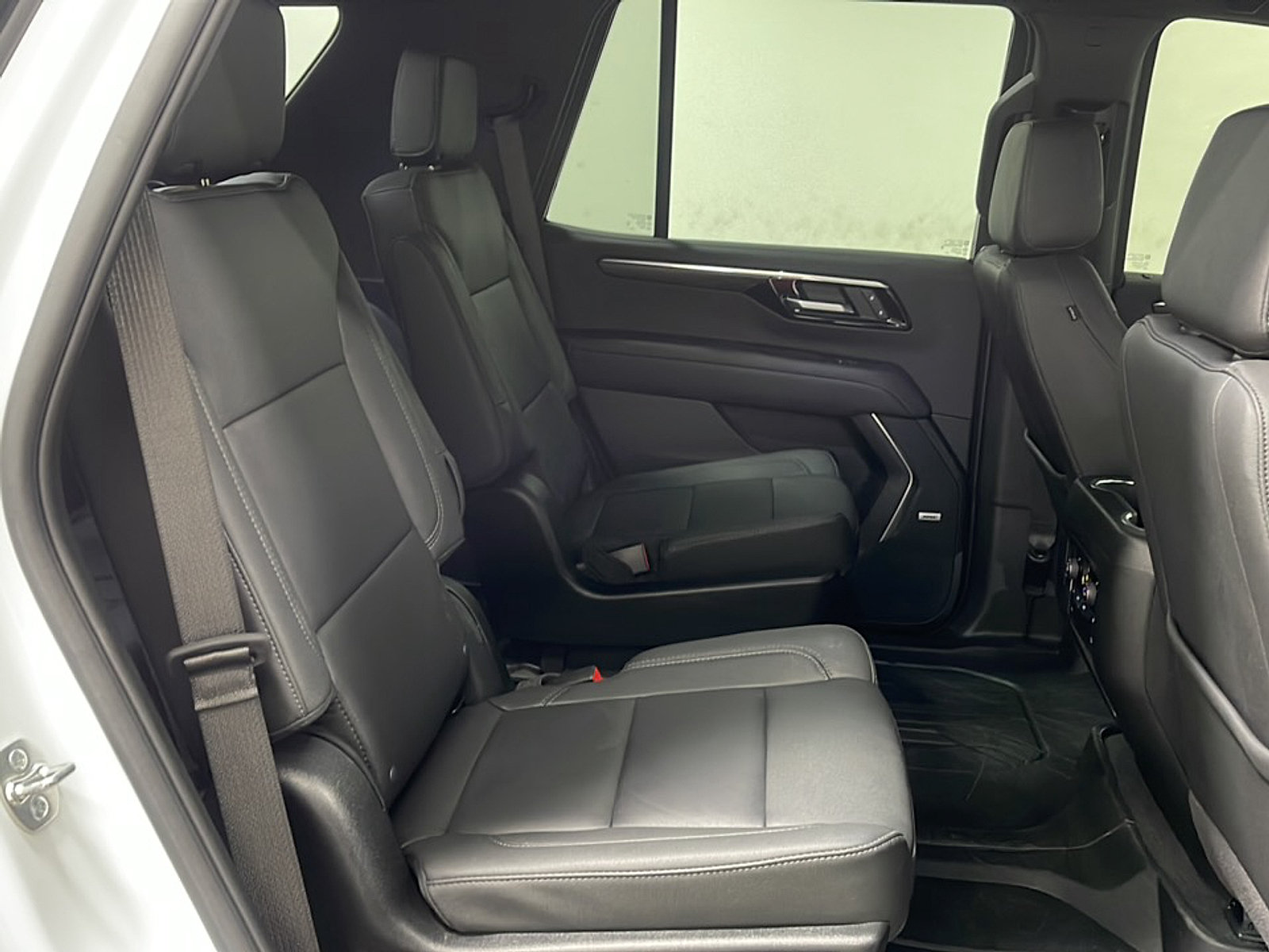 Used 2026 Chevrolet Tahoe Z71 w/ Comfort Package AWD/4WD image 20