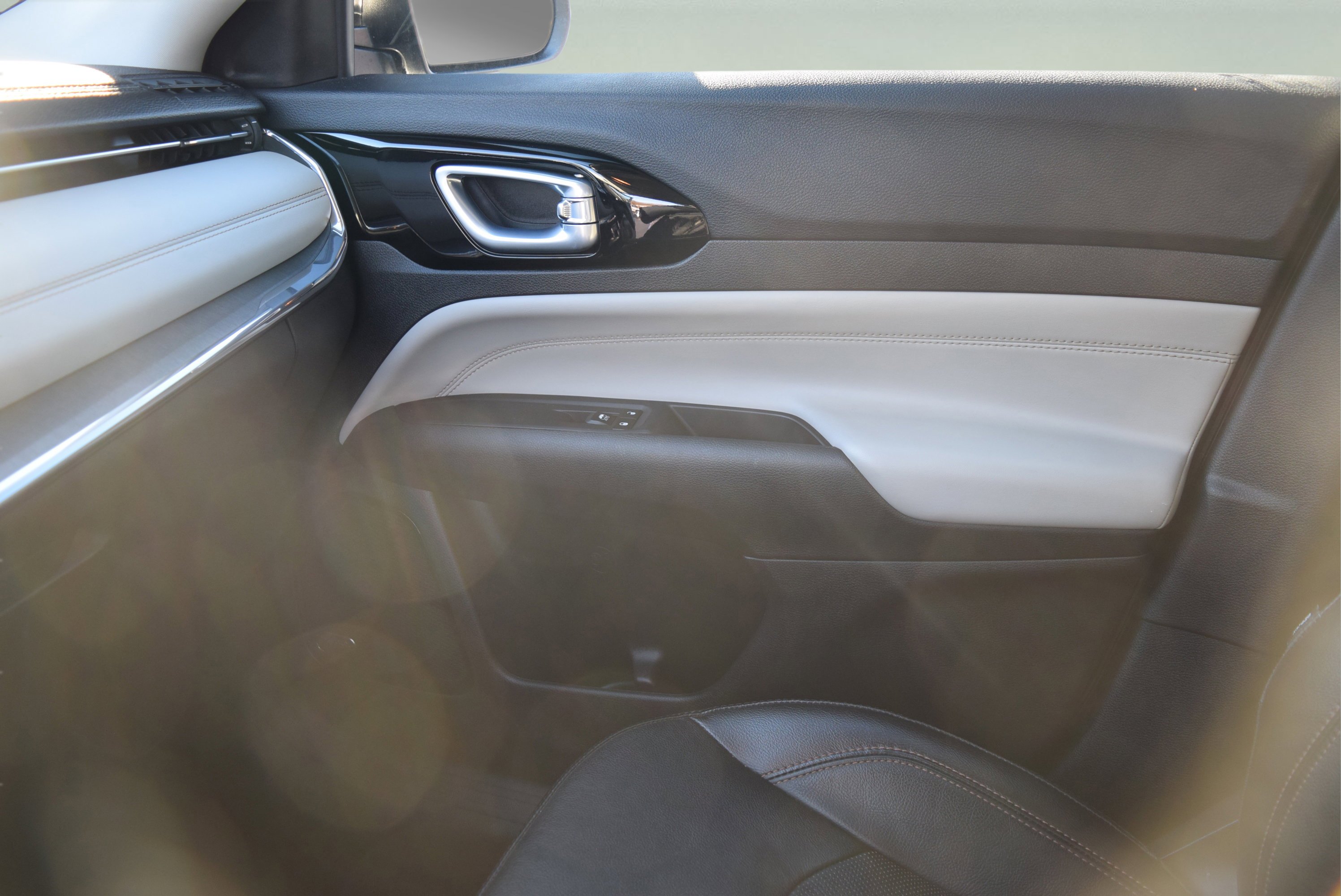 Used 2022 Jeep Compass Limited w/ Sun and Sound Group image 12