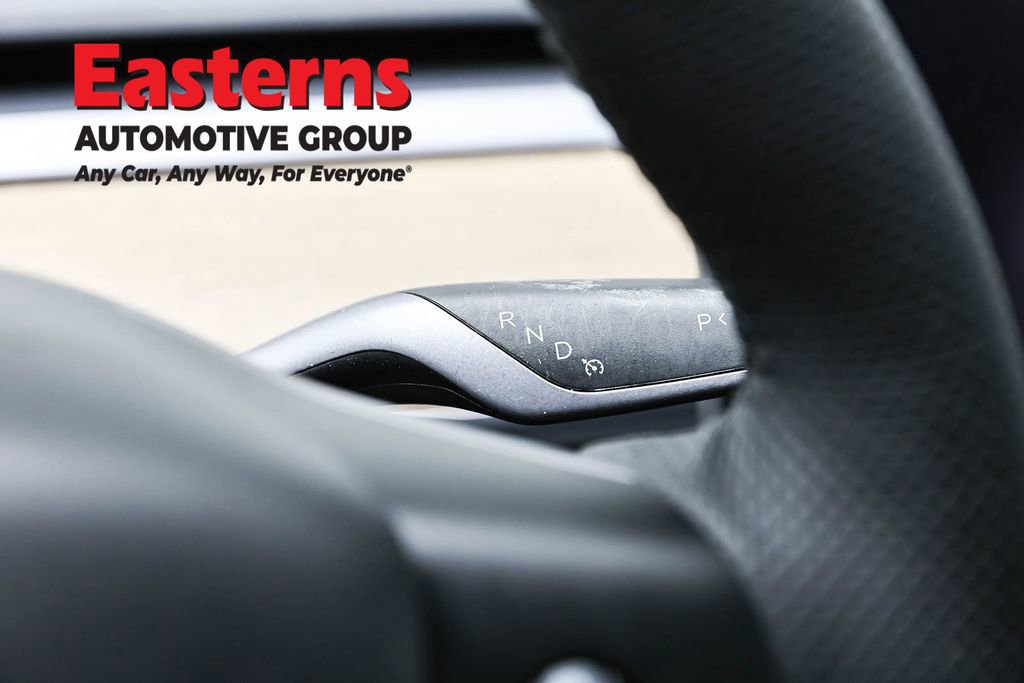 Used 2023 Tesla Model 3 Standard Range image 13