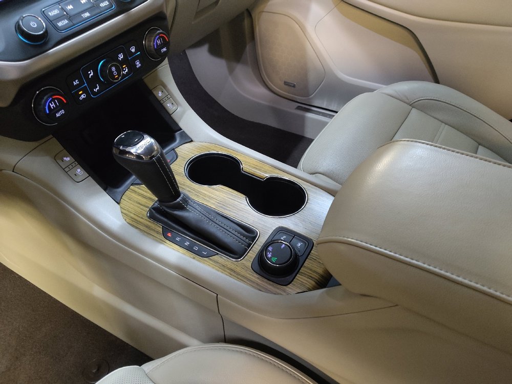 Used 2018 GMC Acadia Denali image 26