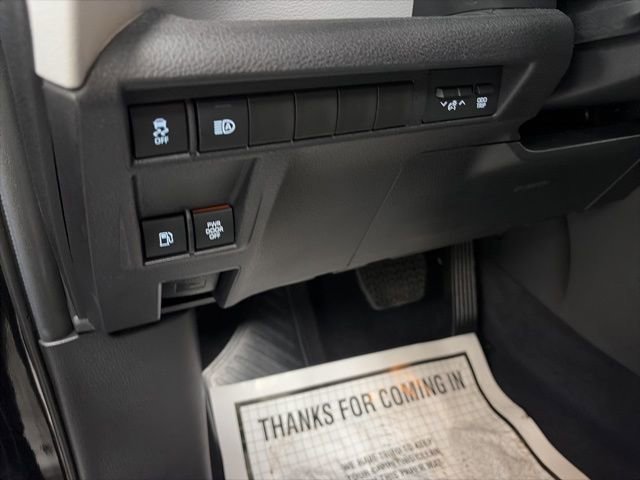 Certified 2025 Toyota Sienna LE image 16