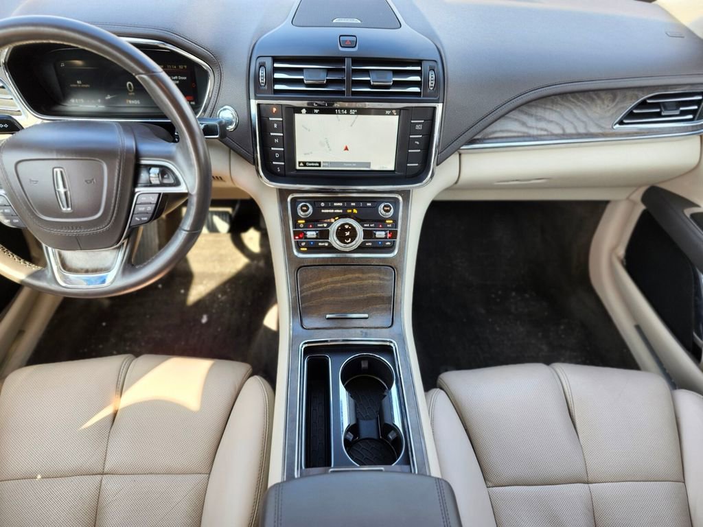 Used 2017 Lincoln Continental Select w/ Climate Package image 14