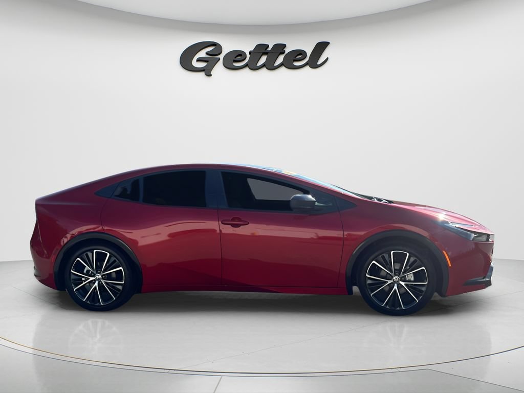 Used 2025 Toyota Prius Limited w/ Limited Premium Package FWD image 4