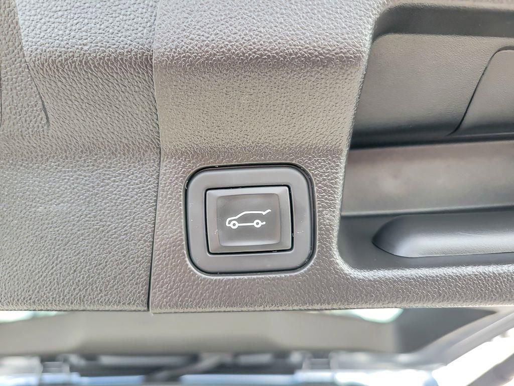 Used 2022 GMC Acadia SLE w/ Driver Convenience Package image 24