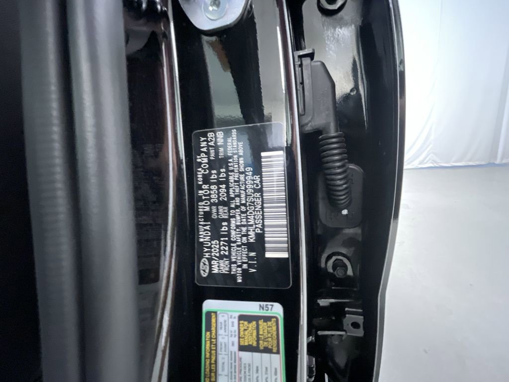 Used 2025 Hyundai Elantra Sport image 23