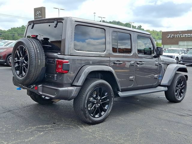 Used 2021 Jeep Wrangler Unlimited Sahara AWD/4WD image 6