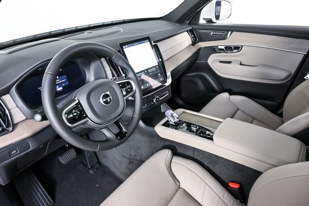 New 2026 Volvo XC90 B5 Ultra w/ Protection Package image 4